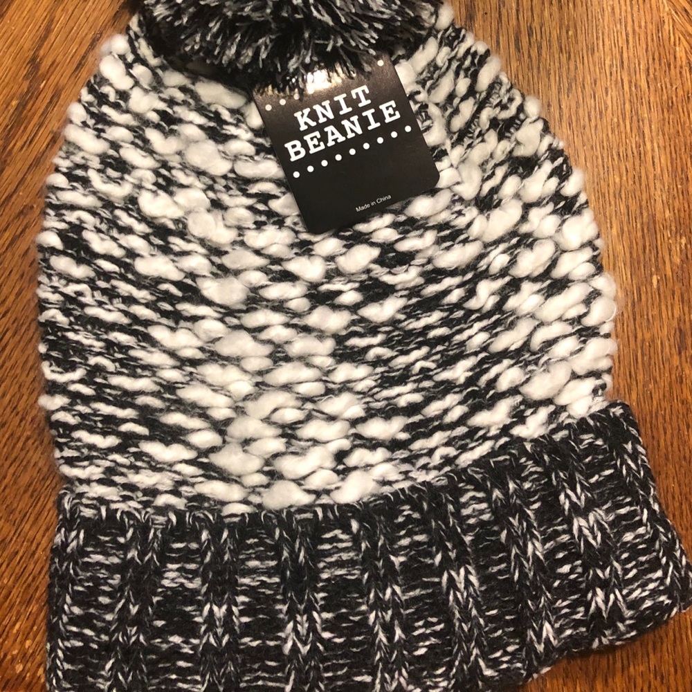 Express winter hat bundle - Picture 4 of 4